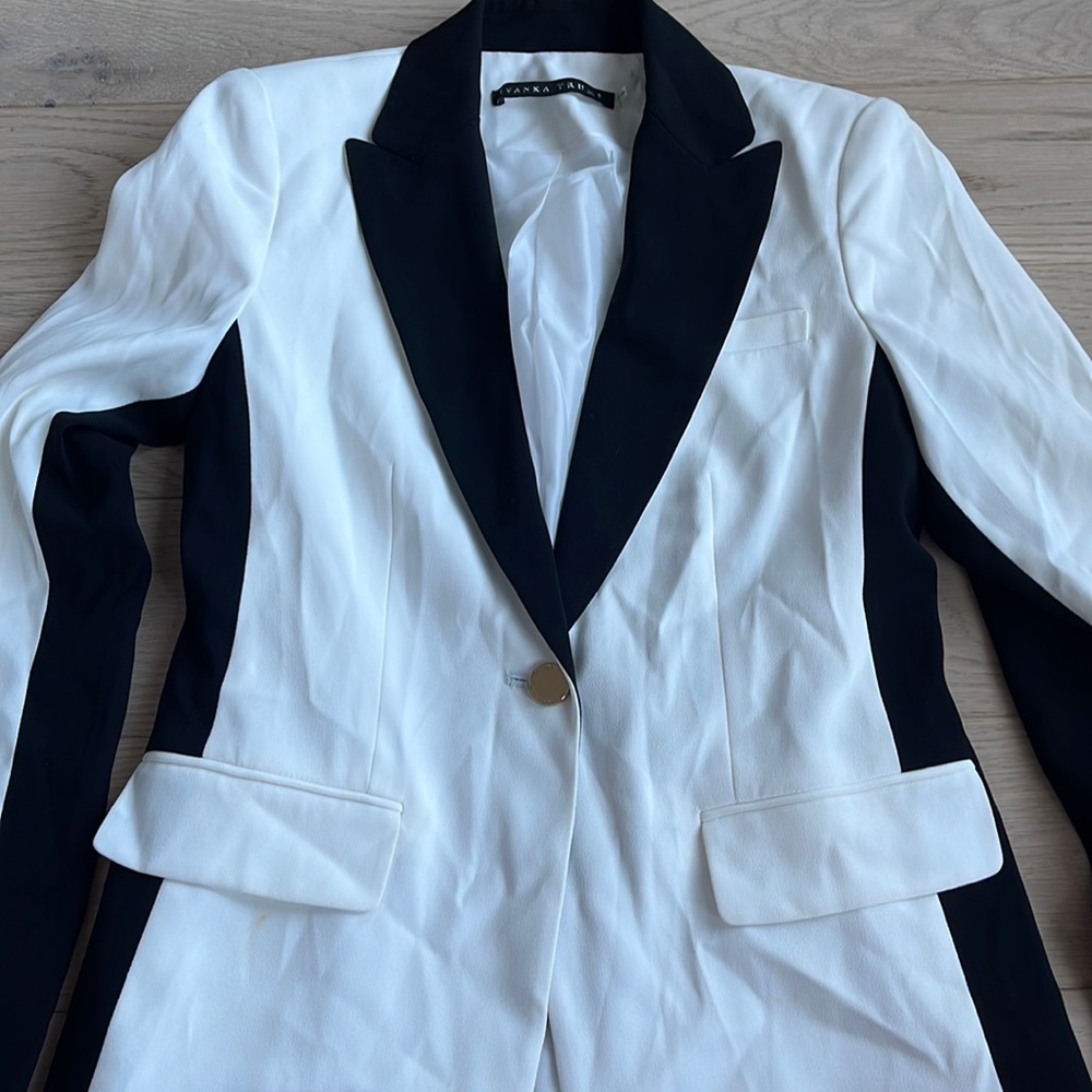 New black and white  IVANKA Trump blazer